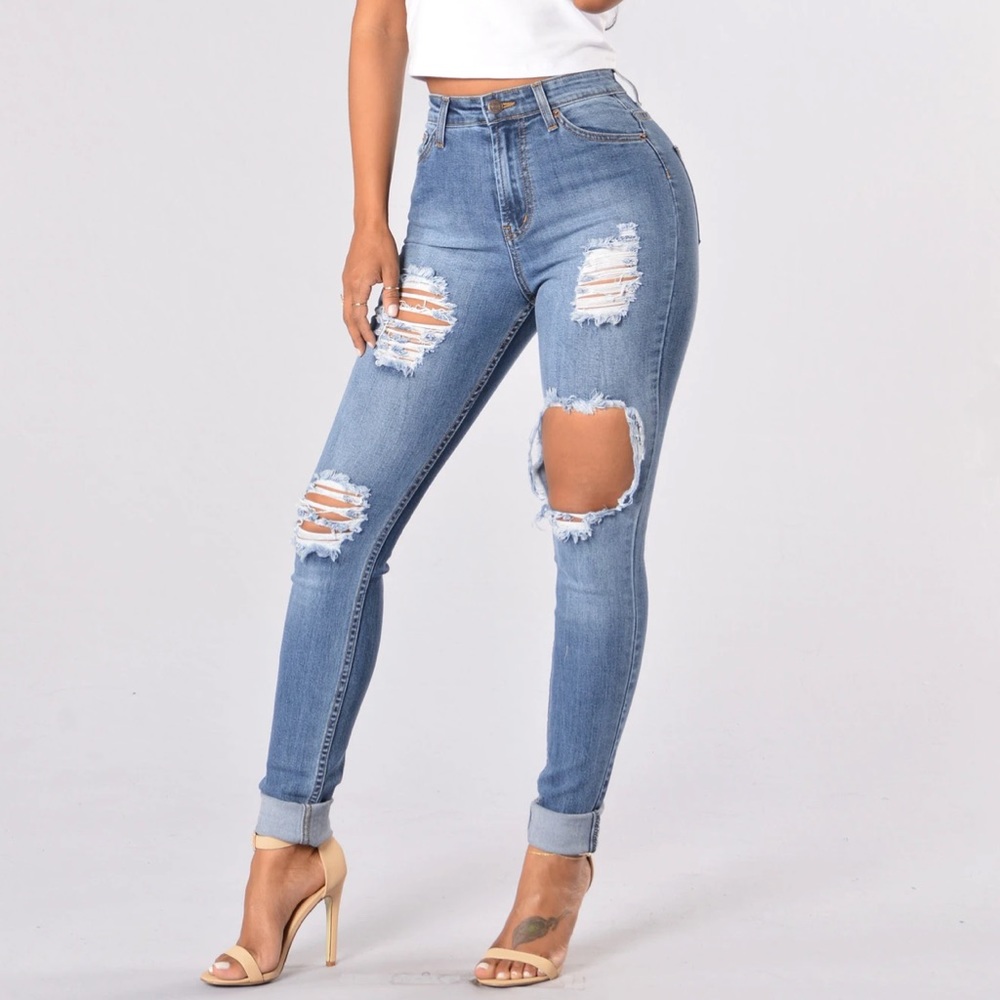 NWOT FASHION NOVA Seek and Destroy Jeans Light Stone